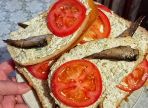 Фото 🥪 Бутерброди зі шпротами.