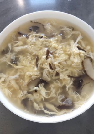 A picture of Fish Maw Creamy Soup.