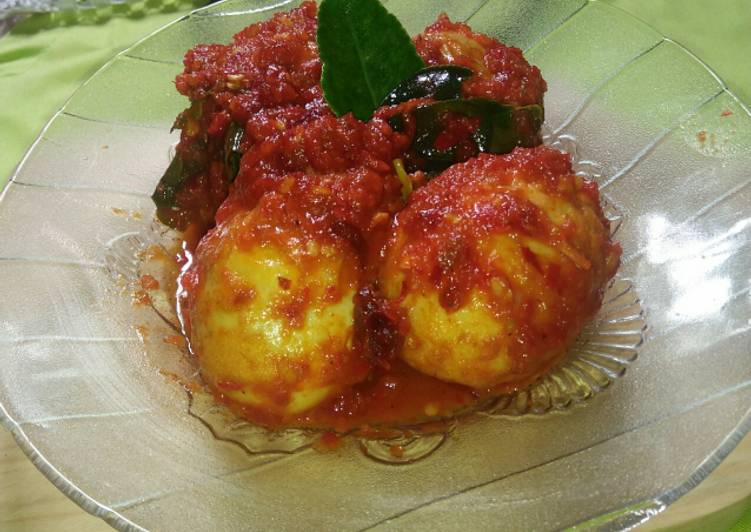 *telur bumbu bali*