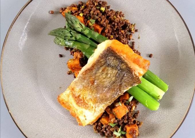 Salmon/sweet potato/black lentil/sundried tom pesto/asparagus