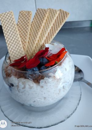 Una foto de Postre de Arroz🍶🫐