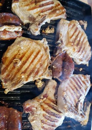 Una foto de Chuletas con longaniza a la parrilla