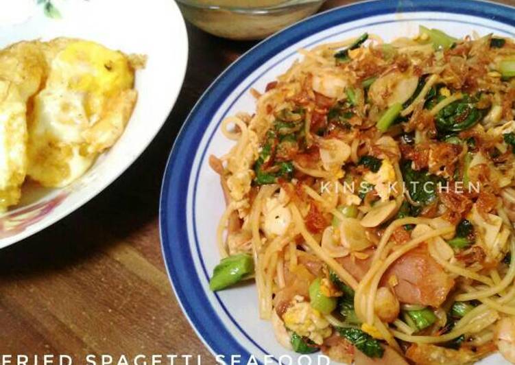Resep Fried spagetti seafood yang Lezat