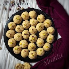 A picture of Suji Mawa Laddu.