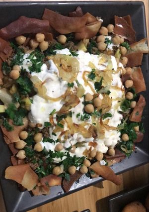 A picture of Fatta with mince.