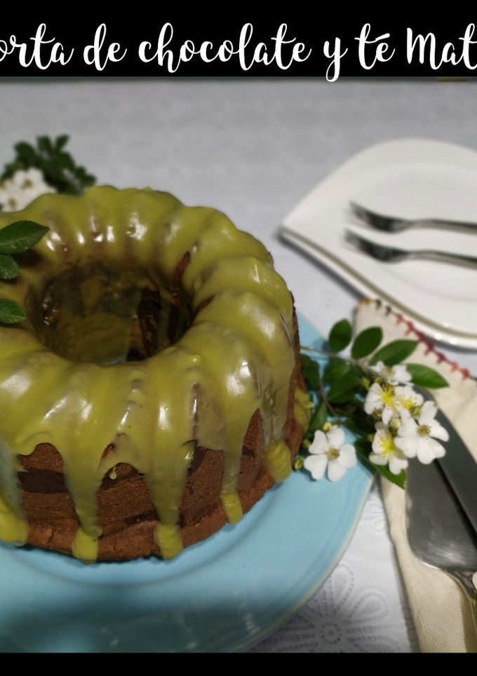 Una foto de Torta de chocolate y té Matcha