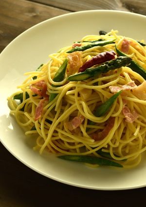 A picture of Bacon and Aparagus Pasta.