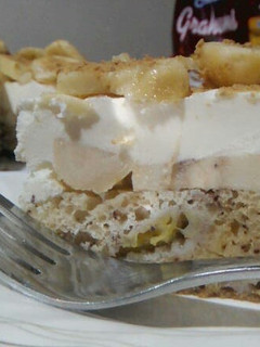 A picture of Banofee Cake using Pancake Mix.