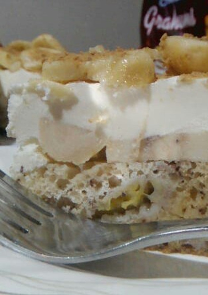 A picture of Banofee Cake using Pancake Mix.