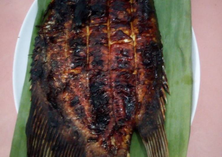 Langkah Mudah untuk Menyiapkan Ikan bakar kecap, Sempurna