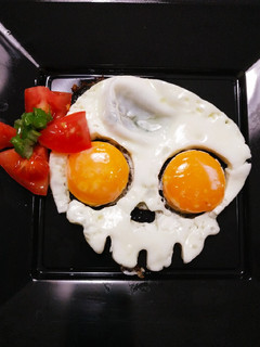 Una foto de Calavera de huevos Halloween 🍳💀🍳