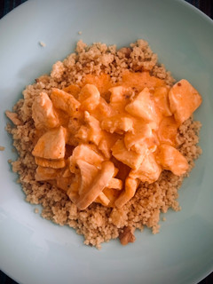 Una foto de Pollo Strogonoff con cous cous