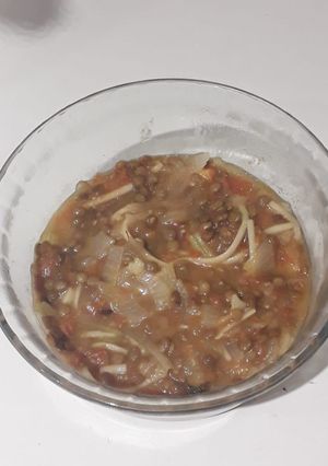 Una foto de Guiso de fideos integrales con lentejas y verduras - Para bajar colesterol