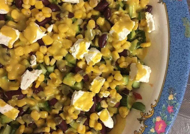 Recipe: Yummy Salad with a secret dressing