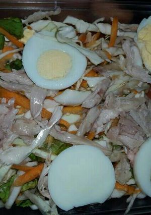 A picture of Salad with eggs.