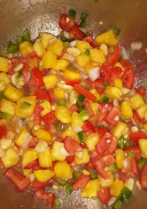 A picture of Tropical salsa.