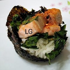 A picture of Salmon And Spinach With Seaweed Baked.