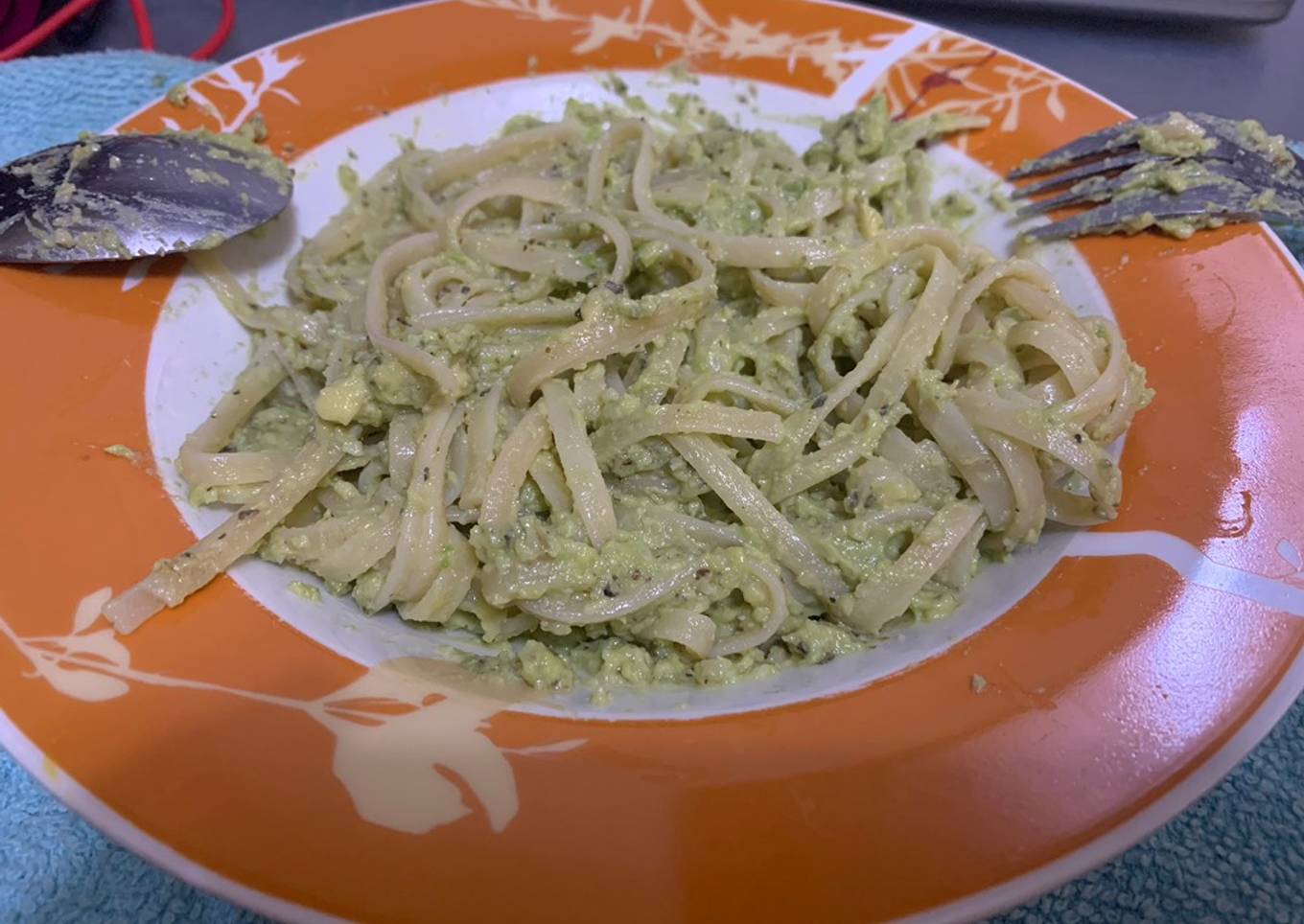 Pasta con pesto de aguacate 馃 (Thermomix)