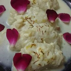 A picture of Jaggery doodh pitha.