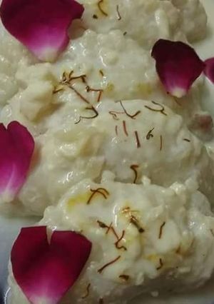 A picture of Jaggery doodh pitha.