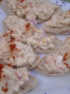 Una foto de Ensaladilla de cebolla