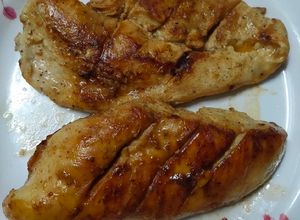 Hình của món Ức gà chiên bơ.