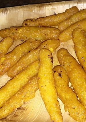 A picture of Rice and potato kurkure🍿.