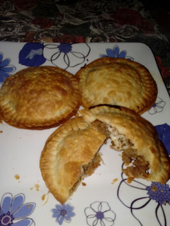Una foto de Empanadas redondas!!!