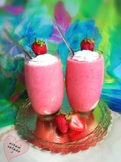 عکسی از دستور اسموتی توت فرنگی