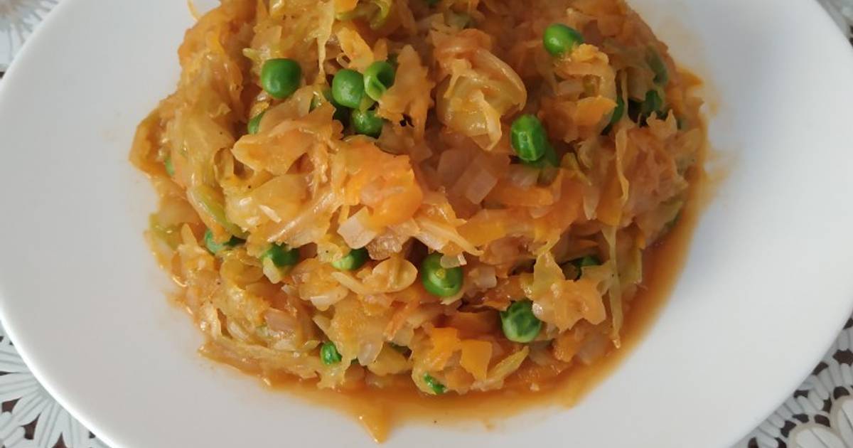 Капуста тушеная с горошком или кукурузой