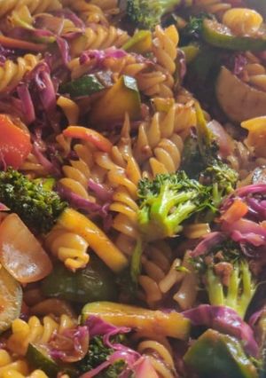 A picture of Stir Fry Pasta.