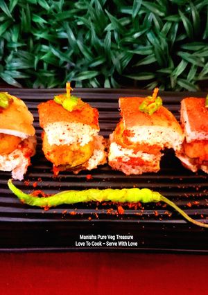 A picture of Mini Vada Pav Bites - Mumbai Special Party Starters - Kids To Kitty Party - Vada Pav Lovers Starters.
