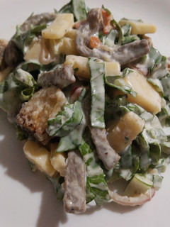 Una foto de Ensalada César con bistec de res