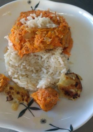 Una foto de Arroz con tortillas de zanahoria y papa