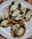 Pizzetas caseras con acelga y quesos