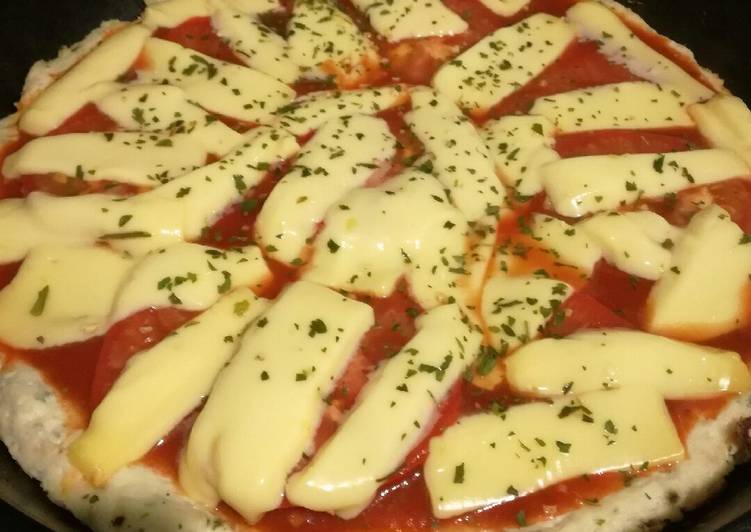 Pizza de pollo súper fácil! (Usando procesadora y sartén!)