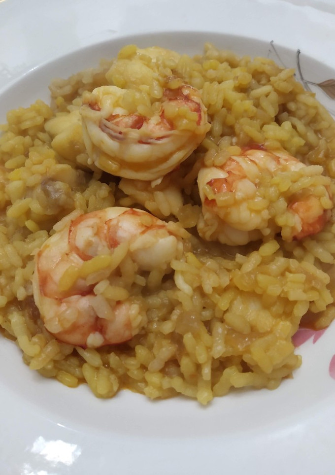 Una foto de Arroz meloso con rape y gambones