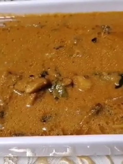 மஷ்ரூம் குழம்பு (Mushroom kulambu recipe in tamil) செய்முறை முக்கிய புகைப்படம்
