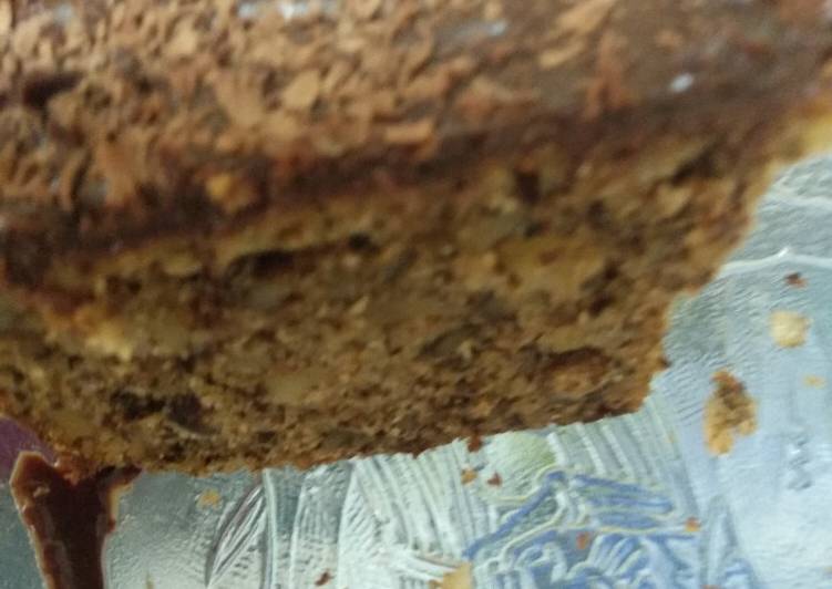 Bolo de chocolate e nozes