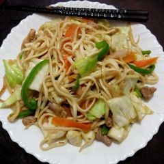 A picture of Yaki udon.