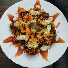 A picture of Bread pakora chat.