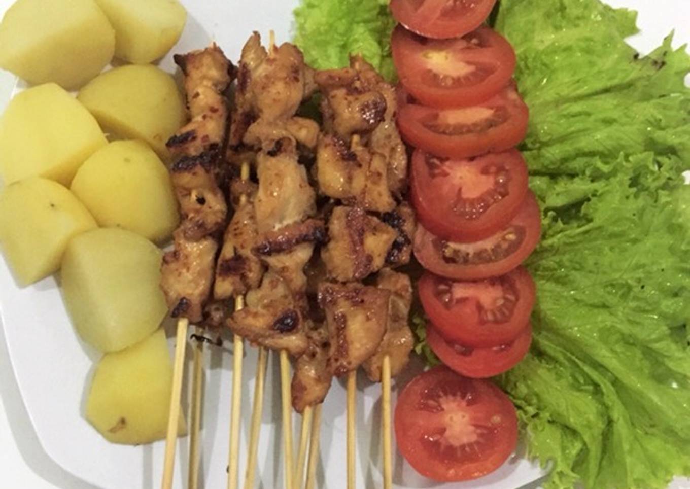 Menu diet sate ayam tanpa kulit "566 kalori"