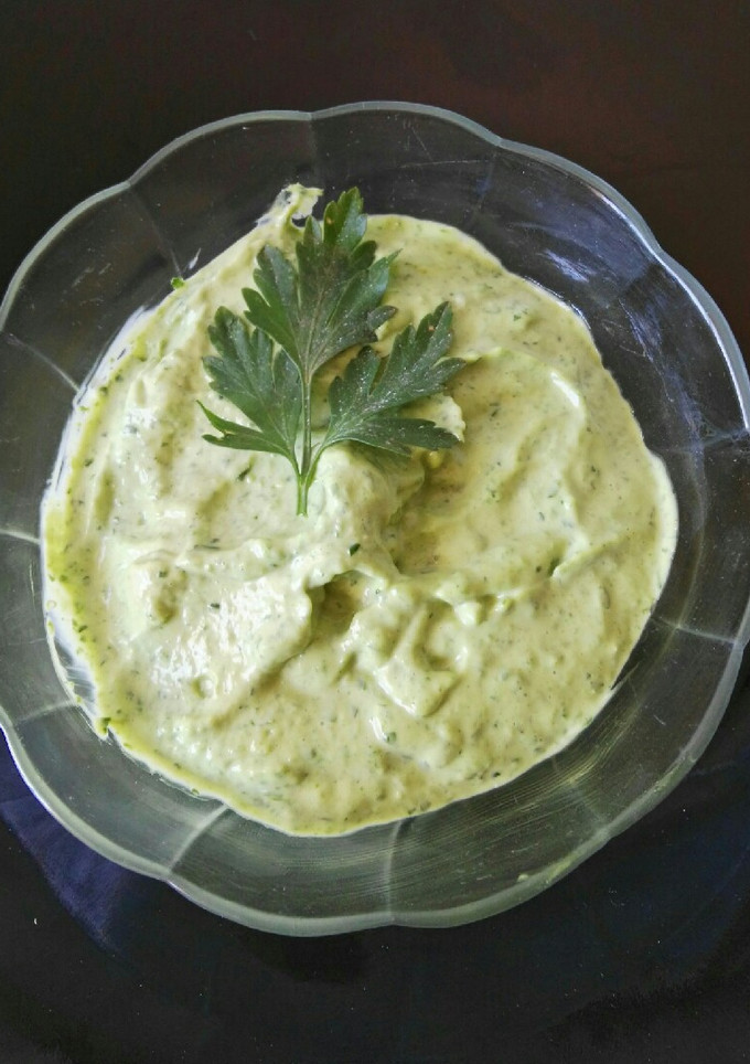 Una foto de Mayonesa de perejil