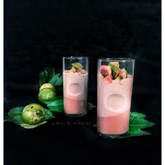 A picture of Guava milkshake.