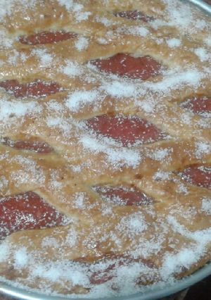 Una foto de Pasta frola de membrillo y coco