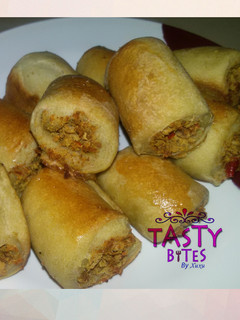 A picture of Chicken rolls.