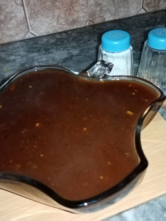 A picture of Khatti meethi imli ki chutney.