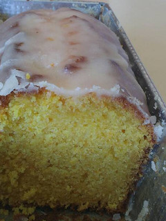 Una foto de Budín de mandarina glaseado