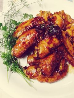 Hình của món Cánh gà chiên mắm.