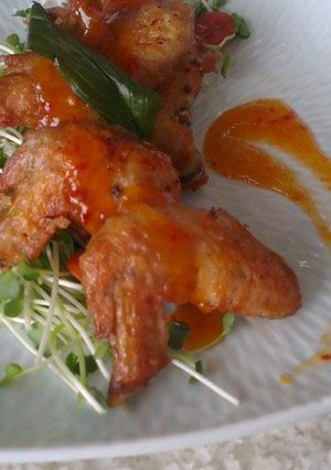 Hình của món CÁNH GÀ CHIÊN SỐT CAY.